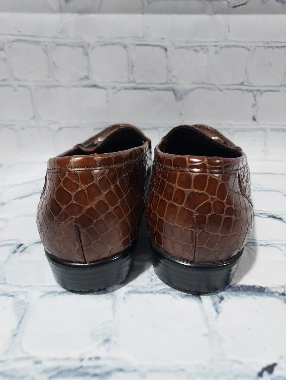 SAS Women's US 9.5 NARROW Metro Cognac Brown Horsebit Croc Embossed Leather